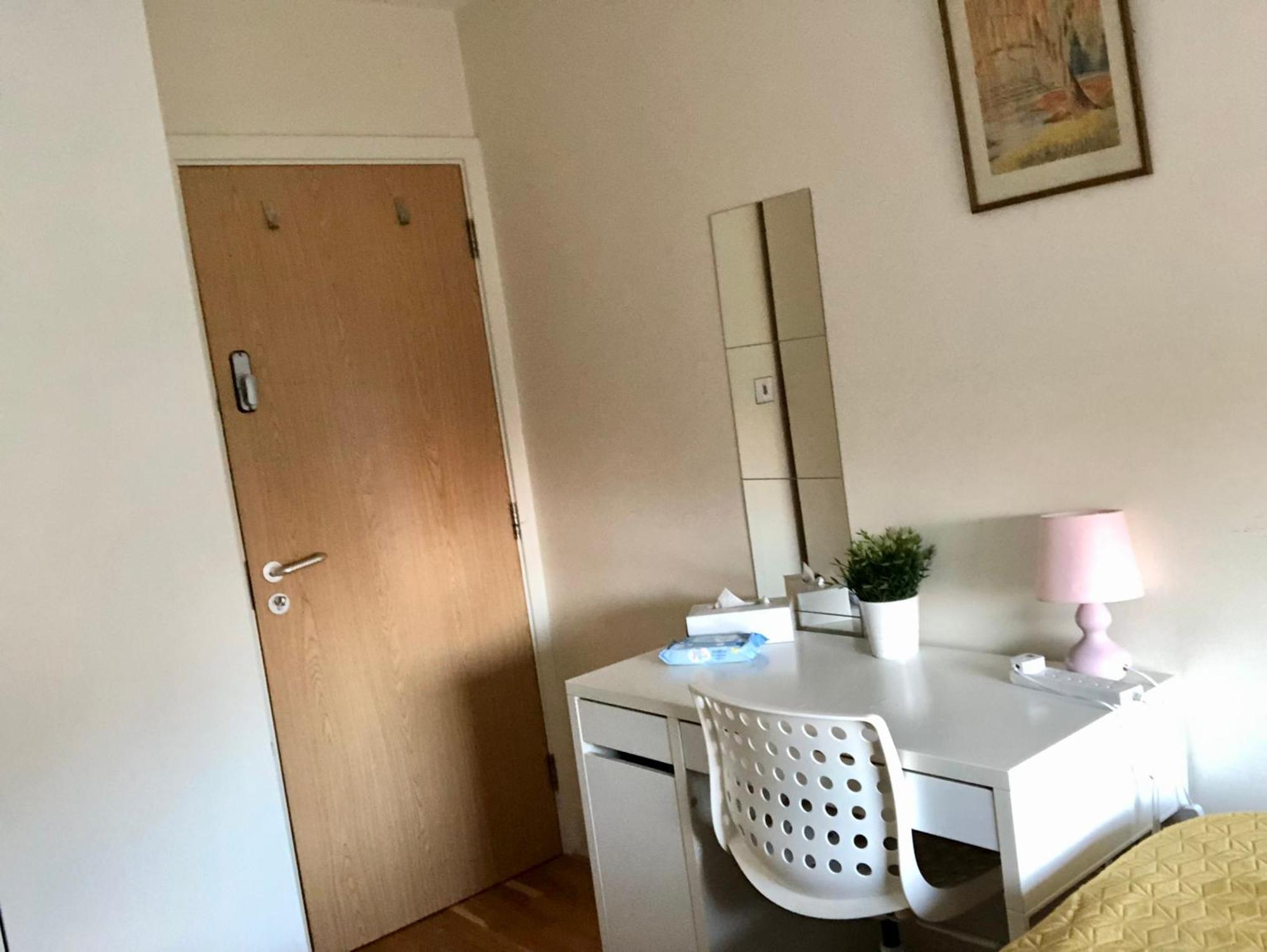 Metropolitan Coziness Private Bedrooms In Euston Station 161 ロンドン エクステリア 写真