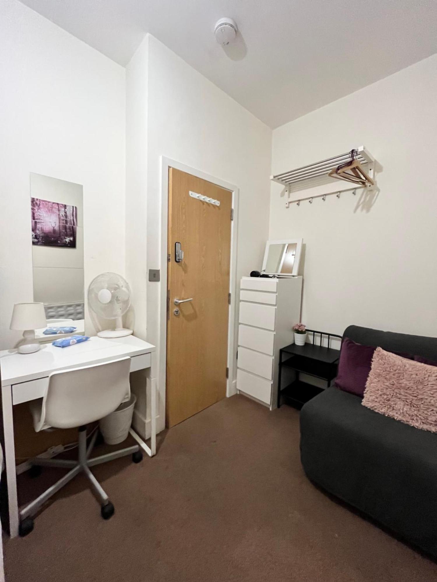 Metropolitan Coziness Private Bedrooms In Euston Station 161 ロンドン エクステリア 写真