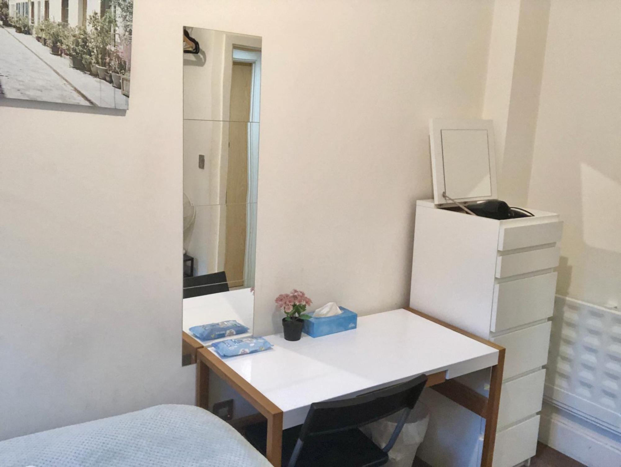 Metropolitan Coziness Private Bedrooms In Euston Station 161 ロンドン エクステリア 写真