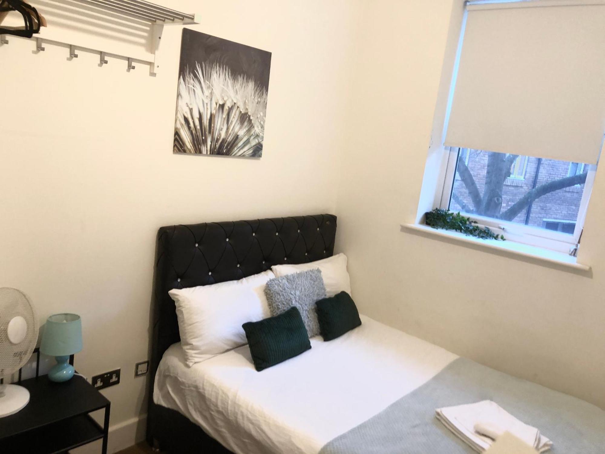 Metropolitan Coziness Private Bedrooms In Euston Station 161 ロンドン エクステリア 写真