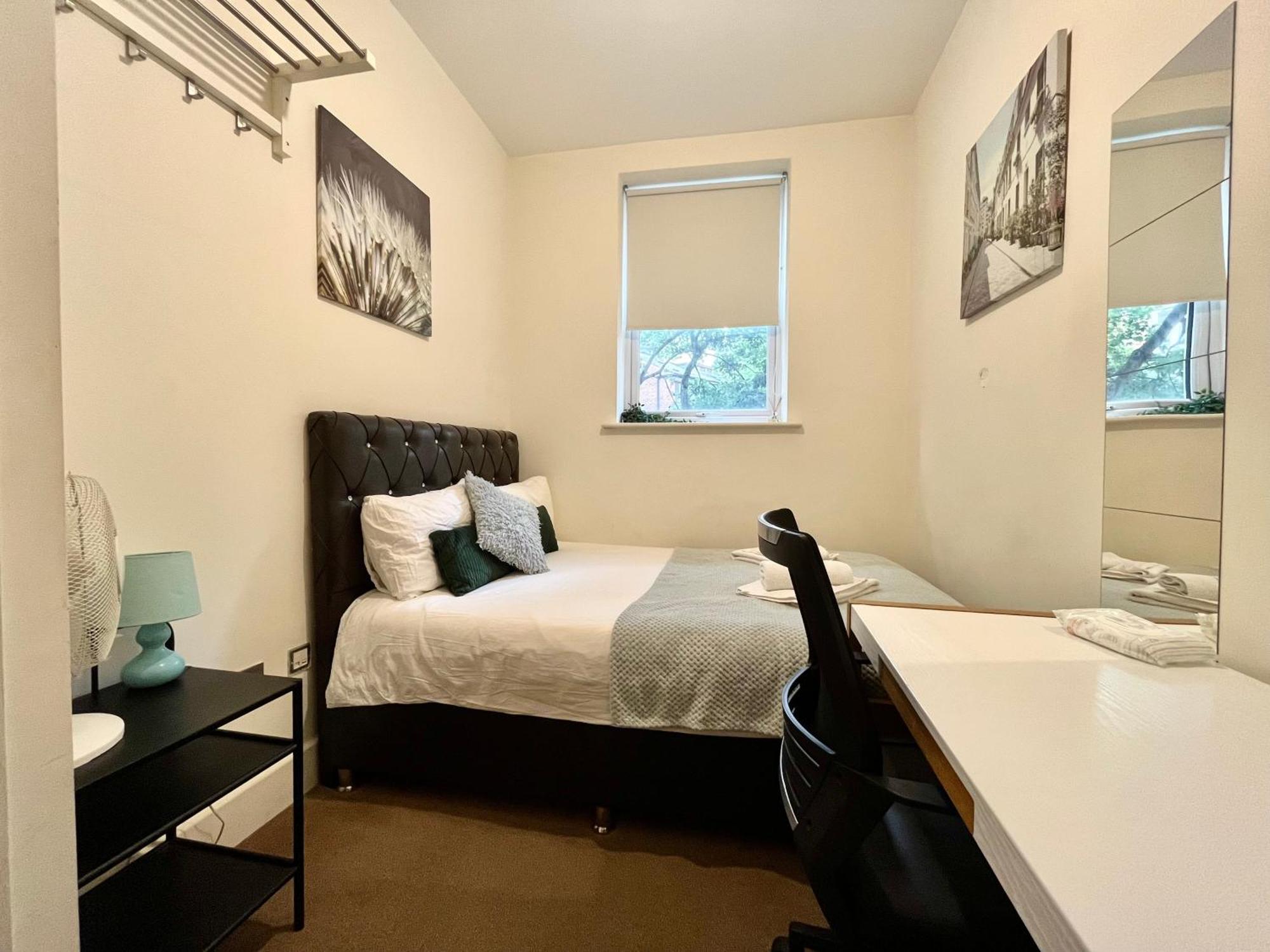 Metropolitan Coziness Private Bedrooms In Euston Station 161 ロンドン エクステリア 写真