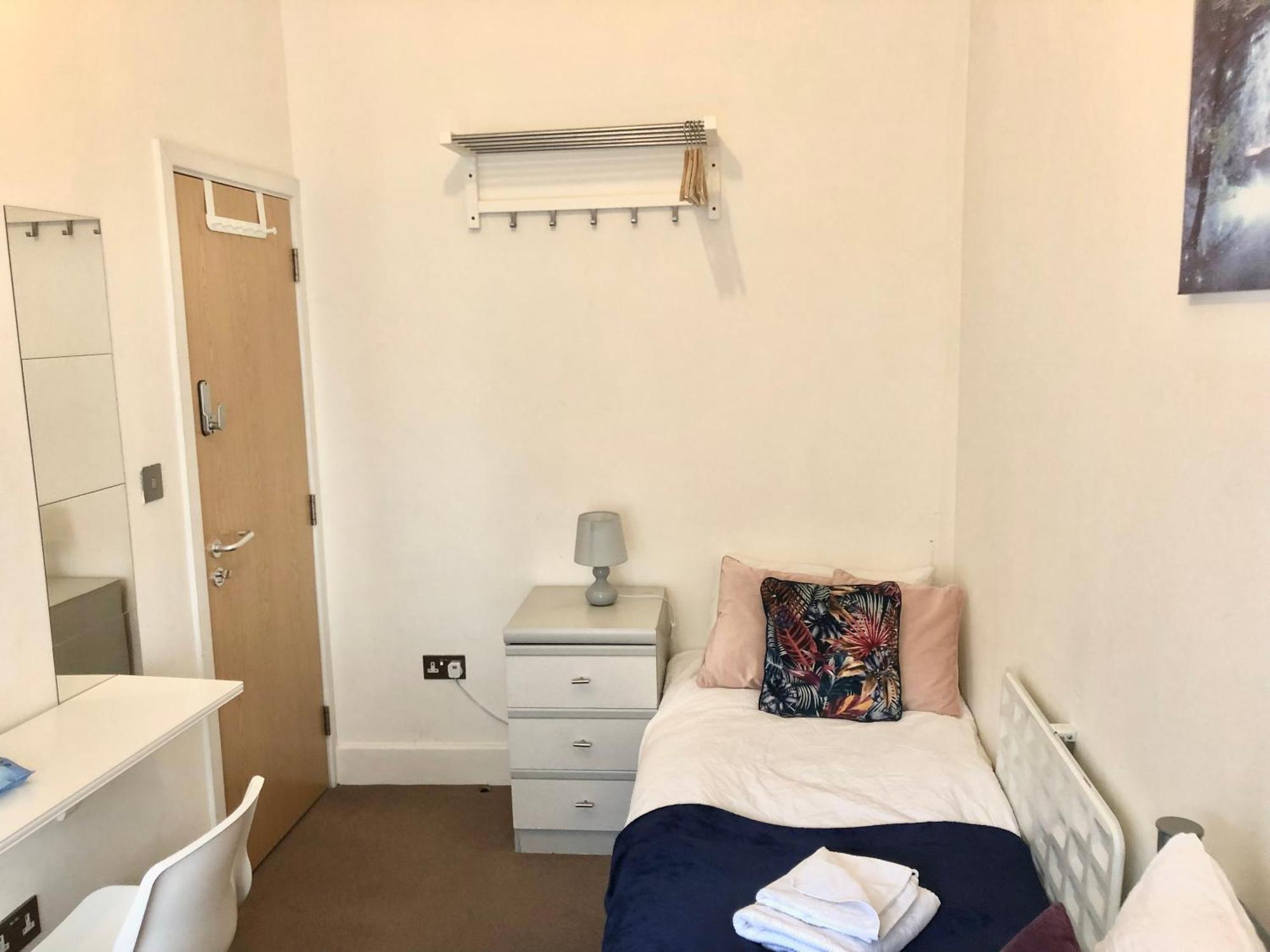 Metropolitan Coziness Private Bedrooms In Euston Station 161 ロンドン エクステリア 写真