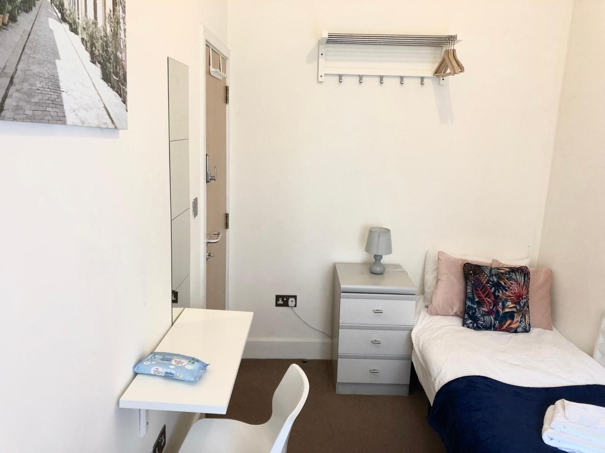 Metropolitan Coziness Private Bedrooms In Euston Station 161 ロンドン エクステリア 写真