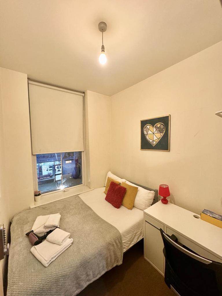 Metropolitan Coziness Private Bedrooms In Euston Station 161 ロンドン エクステリア 写真